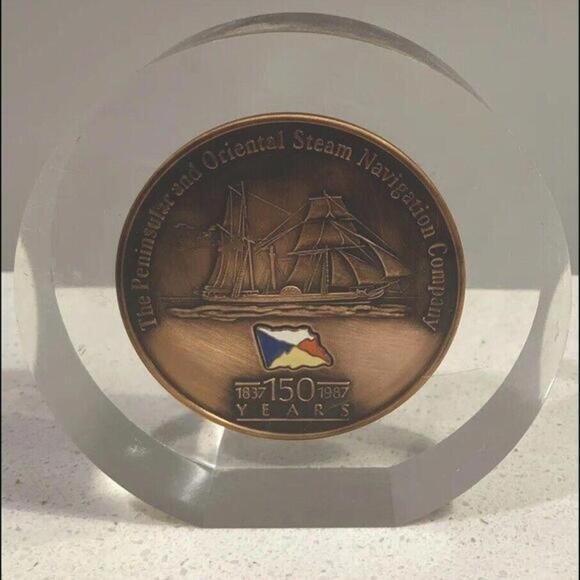 1987 Original  P&O Pacific & Orient Shipping Line Large Lucite Paperweight - Picture 1 of 5